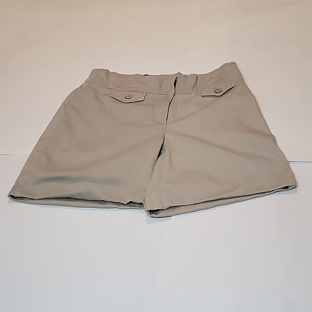 THE LIMITED Womens Size 8 Shorts, Drew Fit Chino Khaki, Cotton/Spandex.